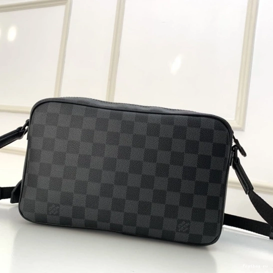 First bag ru MESSENGER LOUIS VUITTON BAG UTILITY 0815